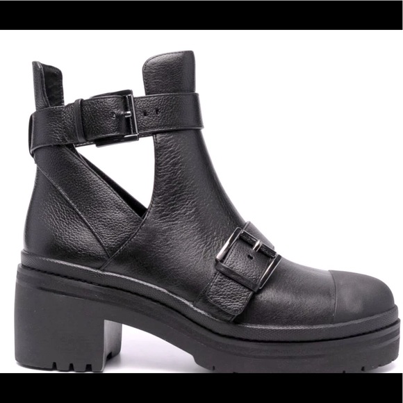Michael Kors Corey Cut-Out Buckle Ankle Boot In Grained Leather Size 7 - Picture 3 of 16